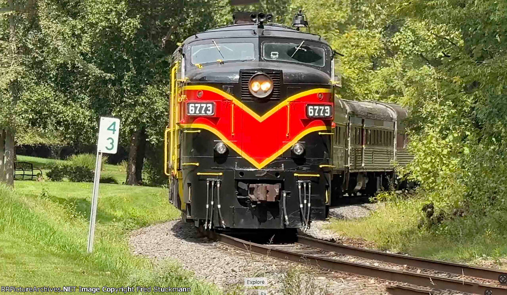 CVSR 6773 is trailing at MP43 later in the day.